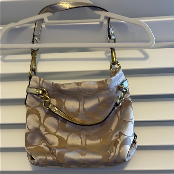 Coach Handbags - Coach Vintage Convertible Hobo Purse Adjustable Straps. Previously Loved